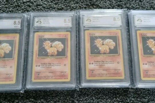 4x card lot of Original 1999 1st edition/base set vulpix pokemon cards all grades 8.5