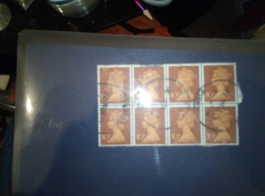 10p queen’s stamps