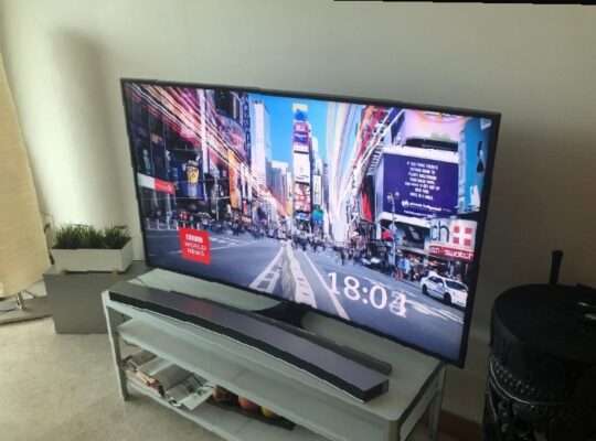 65″Samsung Curved Smart TV UHD