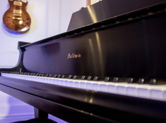 Baldwin 5’8″ Model R Satin Ebony Grand Piano
